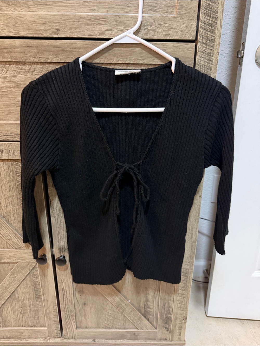 Black Ribbed Tie-Front Long Sleeve Top - Women